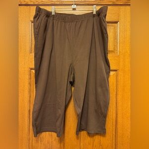 NWOT women’s ROAMANS Solid All Brown Pull On Capri pant  Plus Sz 30/32 -3X